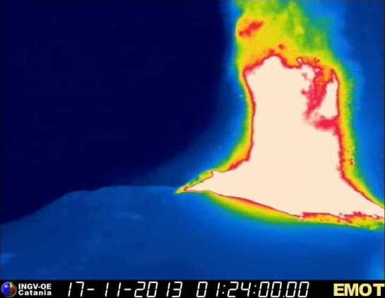 Etna Eruption 2013-11-17 ore 2-37 Emot0028